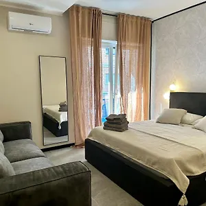 Golden Palm Bed and breakfast